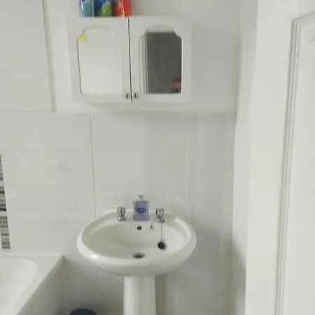 Sandyrise Holiday Lets Apartment