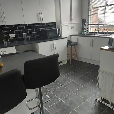 Sandyrise Holiday Lets *